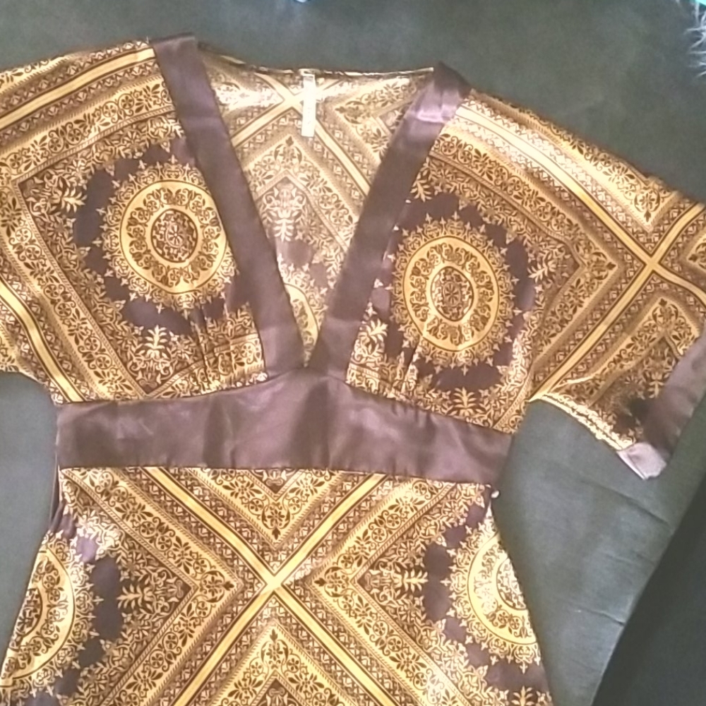 Brown/gold print tunic